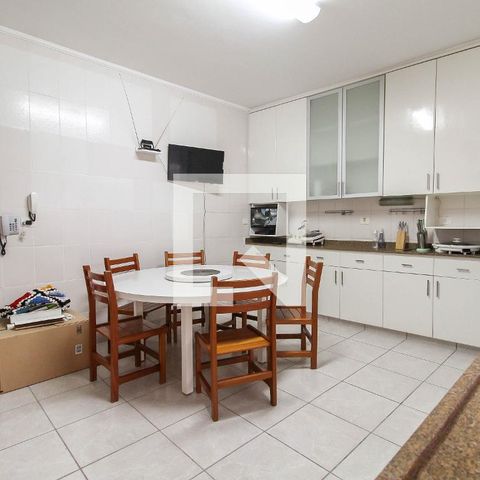 Casa à venda com 225m², 3 quartos e 2 vagasCozinha