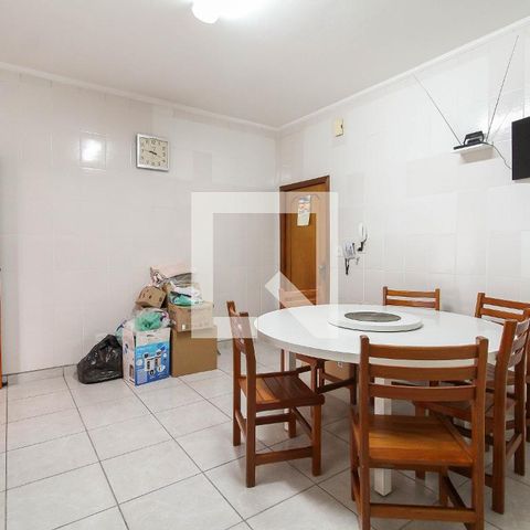 Casa à venda com 225m², 3 quartos e 2 vagasCozinha