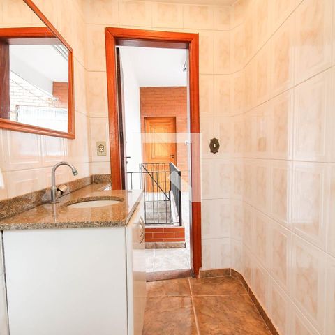 Casa à venda com 225m², 3 quartos e 2 vagasBanheiro de serviço