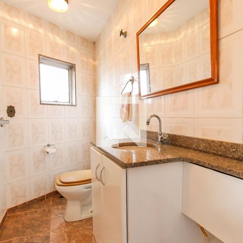 Casa à venda com 225m², 3 quartos e 2 vagasBanheiro de serviço
