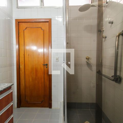 Casa à venda com 225m², 3 quartos e 2 vagasBanheiro