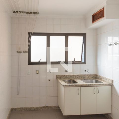 Apartamento para alugar com 260m², 4 quartos e 4 vagas Apartamento para alugar com 260m², 4 quartos e 4 vagasÁrea de Serviço