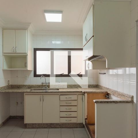 Apartamento para alugar com 260m², 4 quartos e 4 vagas Apartamento para alugar com 260m², 4 quartos e 4 vagasCozinha