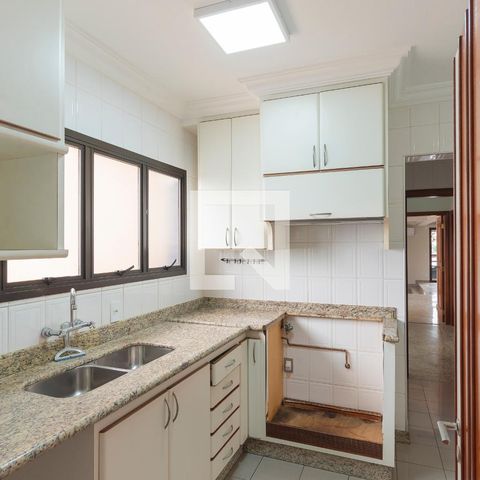 Apartamento para alugar com 260m², 4 quartos e 4 vagas Apartamento para alugar com 260m², 4 quartos e 4 vagasCozinha