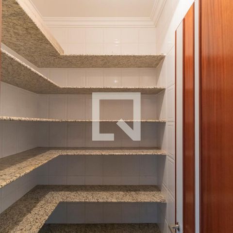 Apartamento para alugar com 260m², 4 quartos e 4 vagas Apartamento para alugar com 260m², 4 quartos e 4 vagasDespensa