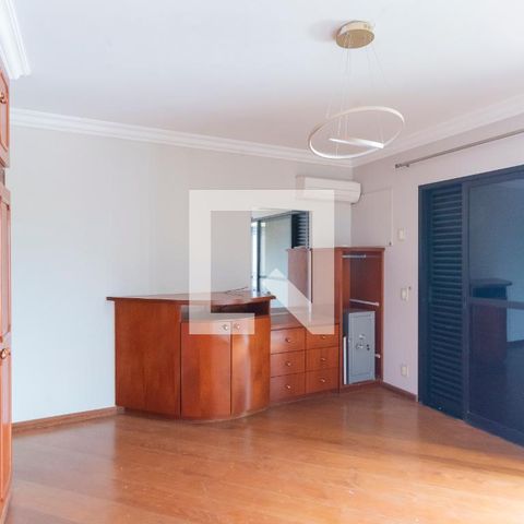 Apartamento para alugar com 260m², 4 quartos e 4 vagas Apartamento para alugar com 260m², 4 quartos e 4 vagasSuíte 2