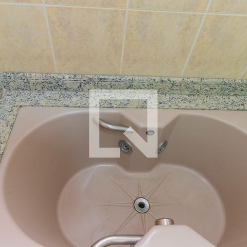 Apartamento para alugar com 260m², 4 quartos e 4 vagas Apartamento para alugar com 260m², 4 quartos e 4 vagasBanheiro da Suíte 1