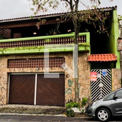 Casa à venda com 280m², 3 quartos e 3 vagasFachada