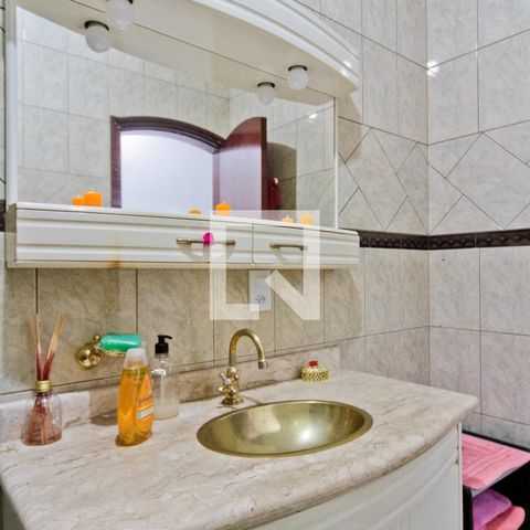 Casa à venda com 280m², 3 quartos e 3 vagasBanheiro