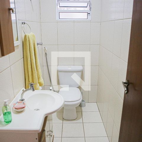 Casa à venda com 250m², 4 quartos e 2 vagasBanheiro