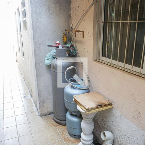 Casa à venda com 250m², 4 quartos e 2 vagasCorredor - Quintal