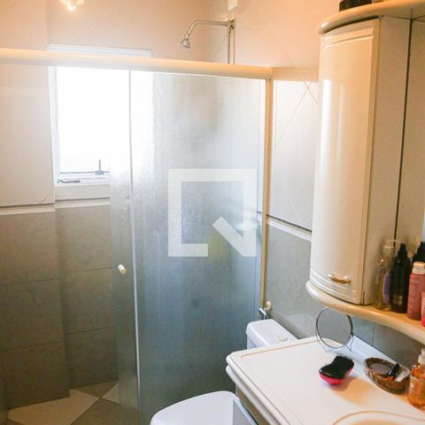 Casa à venda com 250m², 4 quartos e 2 vagasBanheiro