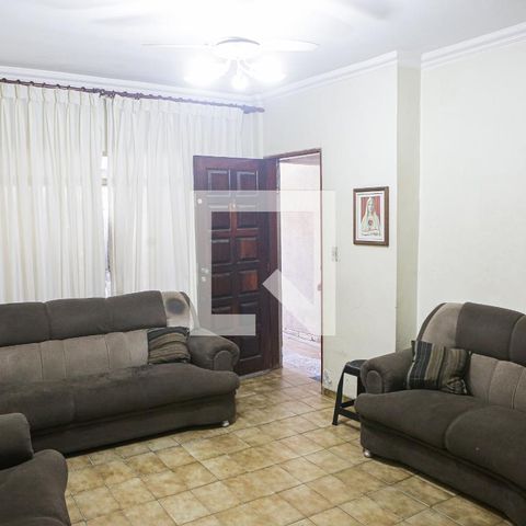 Casa à venda com 250m², 4 quartos e 2 vagasSala