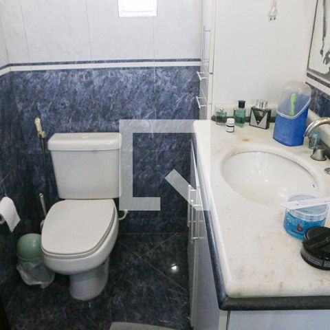 Casa à venda com 250m², 4 quartos e 2 vagasBanheiro