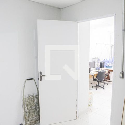 Casa à venda com 250m², 4 quartos e 2 vagasPorão