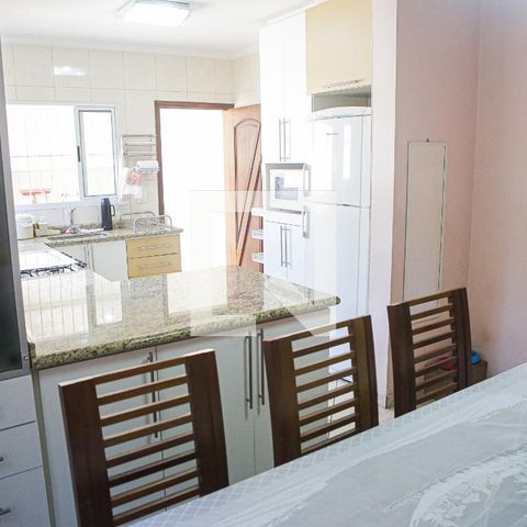 Casa à venda com 250m², 4 quartos e 2 vagasCozinha 