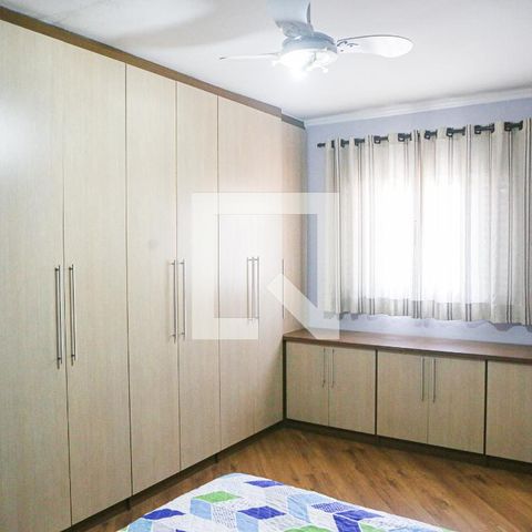 Casa à venda com 250m², 4 quartos e 2 vagasSuite