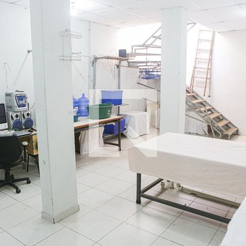 Casa à venda com 250m², 4 quartos e 2 vagasPorão