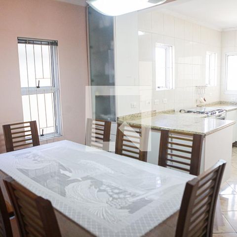 Casa à venda com 250m², 4 quartos e 2 vagasCozinha 