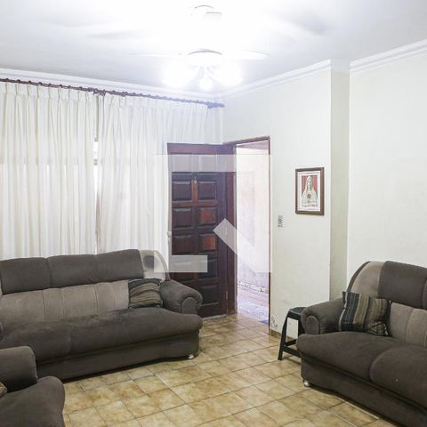 Casa à venda com 250m², 4 quartos e 2 vagasSala