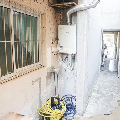 Casa à venda com 250m², 4 quartos e 2 vagasCorredor - Quintal