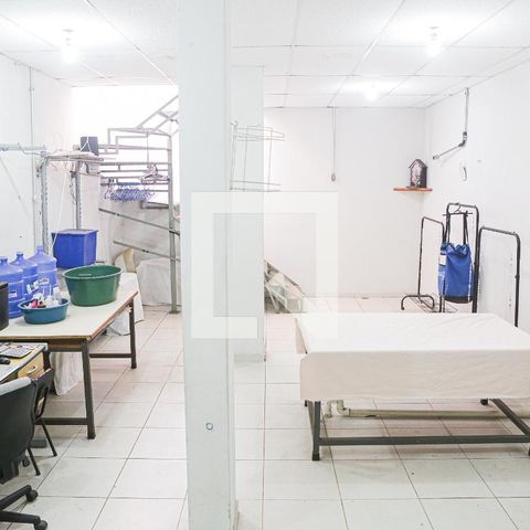 Casa à venda com 250m², 4 quartos e 2 vagasPorão