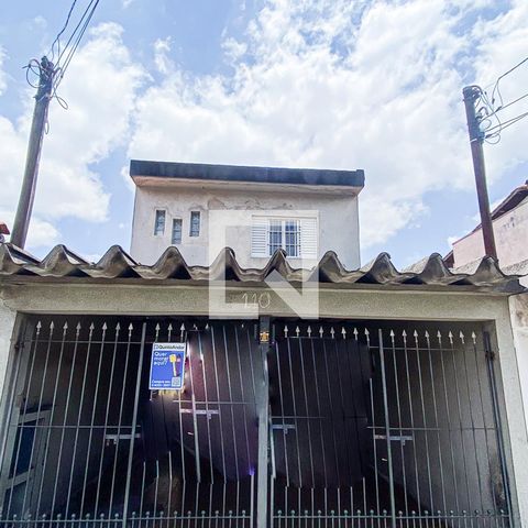 Casa à venda com 250m², 4 quartos e 2 vagasFachada