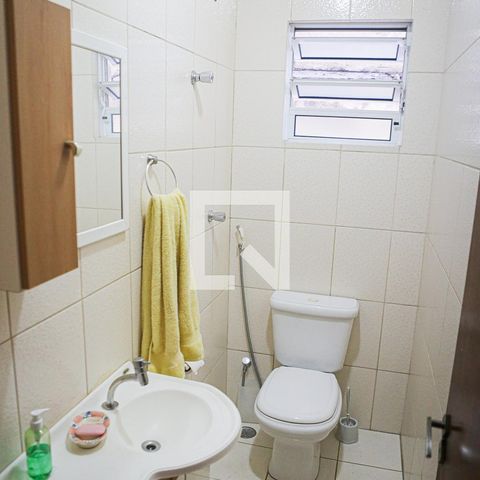 Casa à venda com 250m², 4 quartos e 2 vagasBanheiro