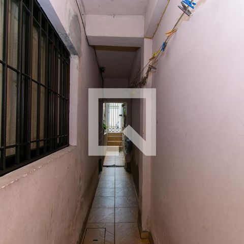Casa à venda com 150m², 4 quartos e 1 vagaCorredor Externo