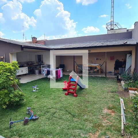 Casa à venda com 300m², 4 quartos e 1 vaga