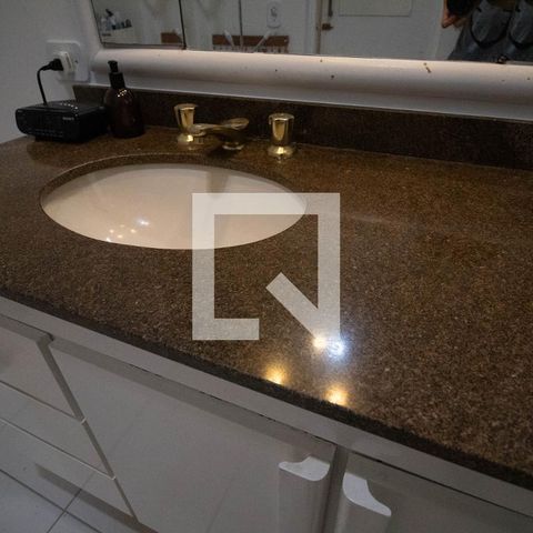 Apartamento à venda com 130m², 2 quartos e 1 vaga Apartamento à venda com 130m², 2 quartos e 1 vagaBanheiro da Suíte