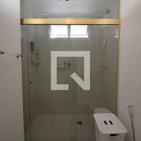 Apartamento à venda com 130m², 2 quartos e 1 vaga Apartamento à venda com 130m², 2 quartos e 1 vagaBanheiro da Suíte 2