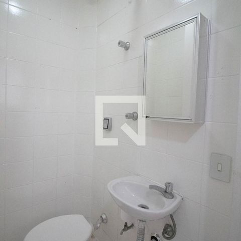 Apartamento à venda com 130m², 2 quartos e 1 vaga Apartamento à venda com 130m², 2 quartos e 1 vagaBanheiro de Serviço