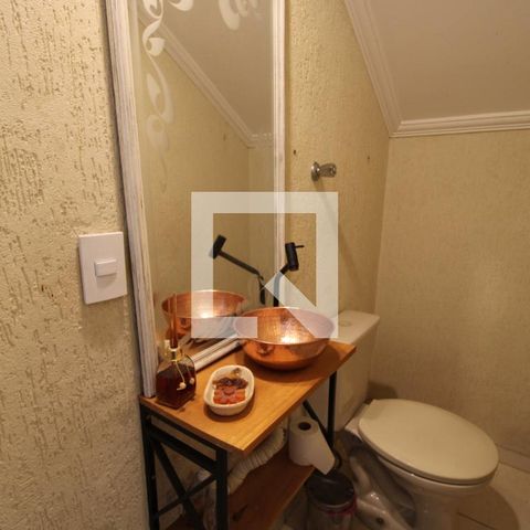 Casa de condomínio à venda com 127m², 3 quartos e 2 vagasLavabo