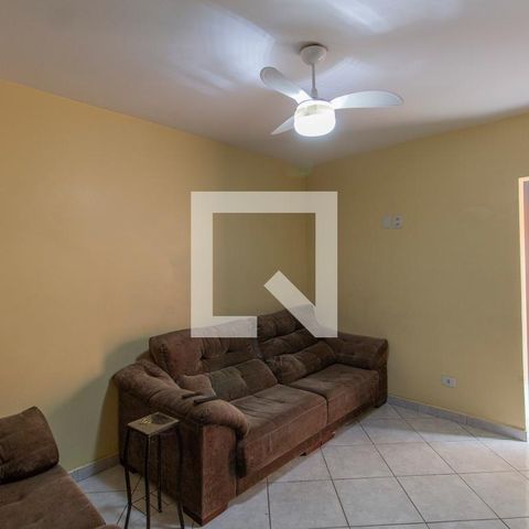 Casa à venda com 113m², 2 quartos e 2 vagas Casa à venda com 113m², 2 quartos e 2 vagasSala