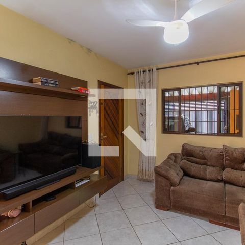 Casa à venda com 113m², 2 quartos e 2 vagas Casa à venda com 113m², 2 quartos e 2 vagasSala