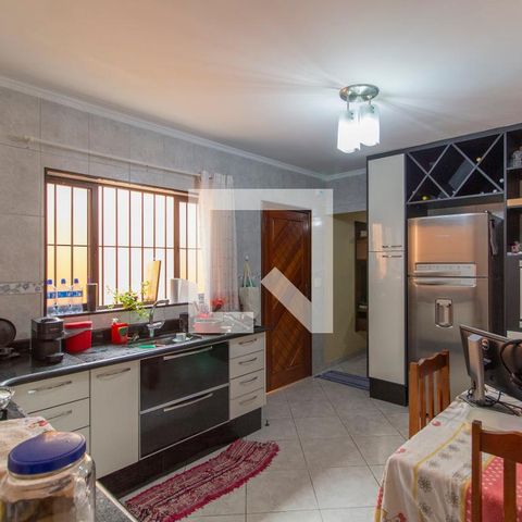 Casa à venda com 113m², 2 quartos e 2 vagas Casa à venda com 113m², 2 quartos e 2 vagasCozinha