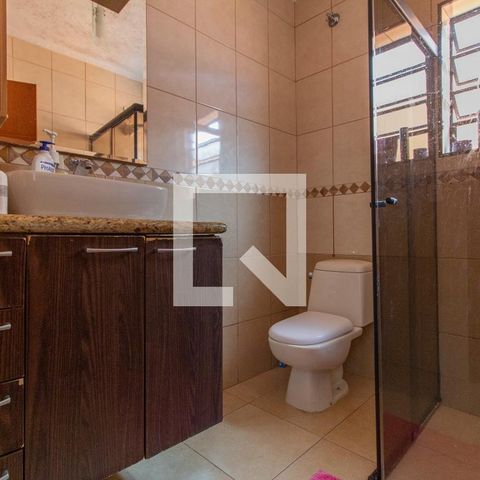 Casa à venda com 113m², 2 quartos e 2 vagas Casa à venda com 113m², 2 quartos e 2 vagasBanheiro