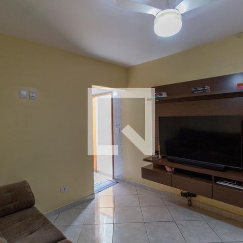 Casa à venda com 113m², 2 quartos e 2 vagas Casa à venda com 113m², 2 quartos e 2 vagasSala