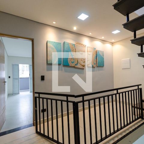 Casa à venda com 400m², 3 quartos e 3 vagasEscada