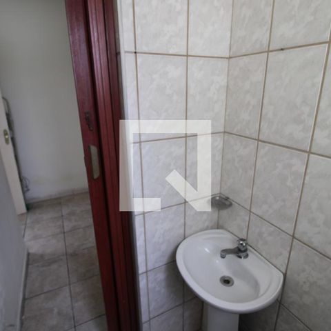 Casa à venda com 250m², 6 quartos e 3 vagasÁrea de Serviço - Banheiro