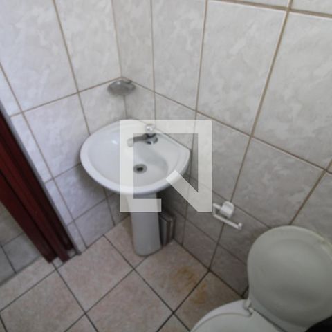 Casa à venda com 250m², 6 quartos e 3 vagasÁrea de Serviço - Banheiro