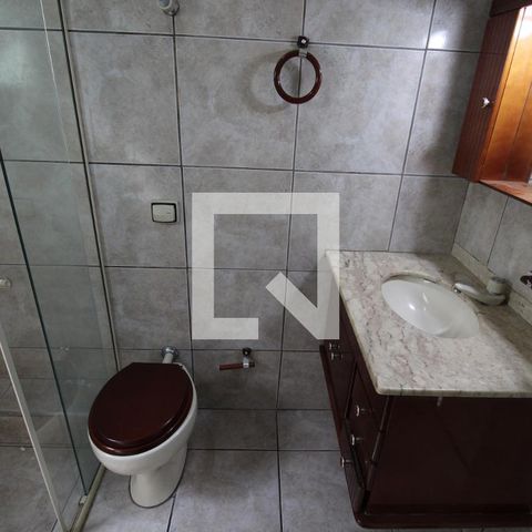 Casa à venda com 250m², 6 quartos e 3 vagasQuarto 4 - Banheiro