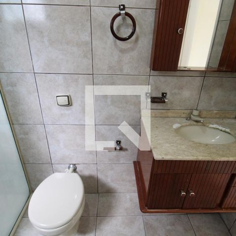 Casa à venda com 250m², 6 quartos e 3 vagasQuarto 2 - Banheiro