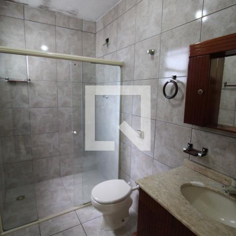 Casa à venda com 250m², 6 quartos e 3 vagasQuarto 2 - Banheiro