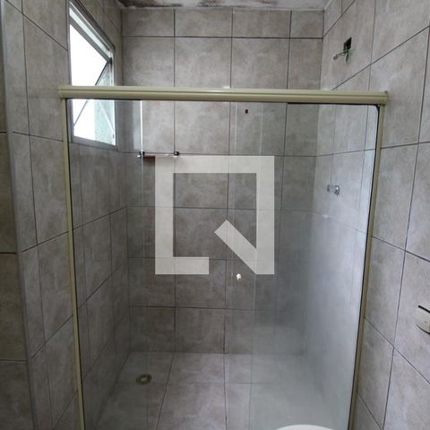 Casa à venda com 250m², 6 quartos e 3 vagasQuarto 2 - Banheiro