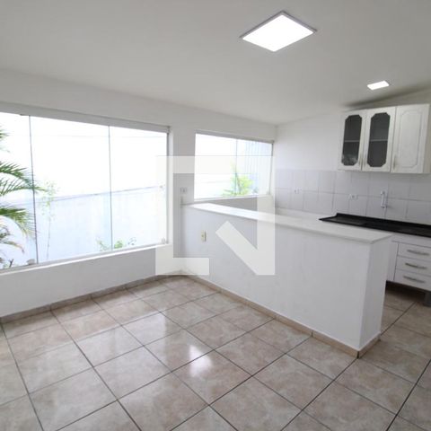 Casa à venda com 250m², 6 quartos e 3 vagasSala integrada com cozinha