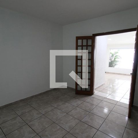 Casa à venda com 250m², 6 quartos e 3 vagasQuarto 4