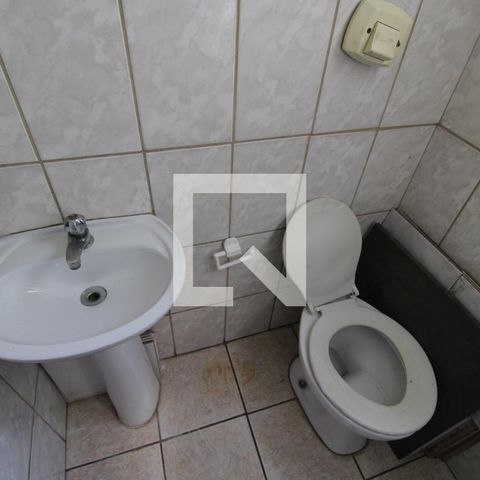 Casa à venda com 250m², 6 quartos e 3 vagasÁrea de Serviço - Banheiro
