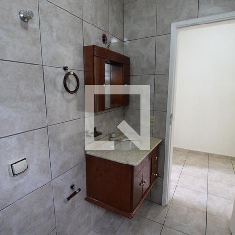Casa à venda com 250m², 6 quartos e 3 vagasQuarto 2 - Banheiro
